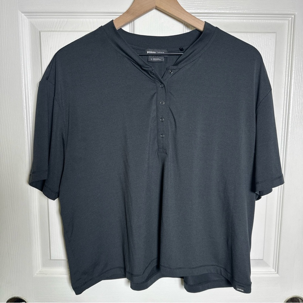 Prana Short Sleeve Henley Tee in Charcoal Gray